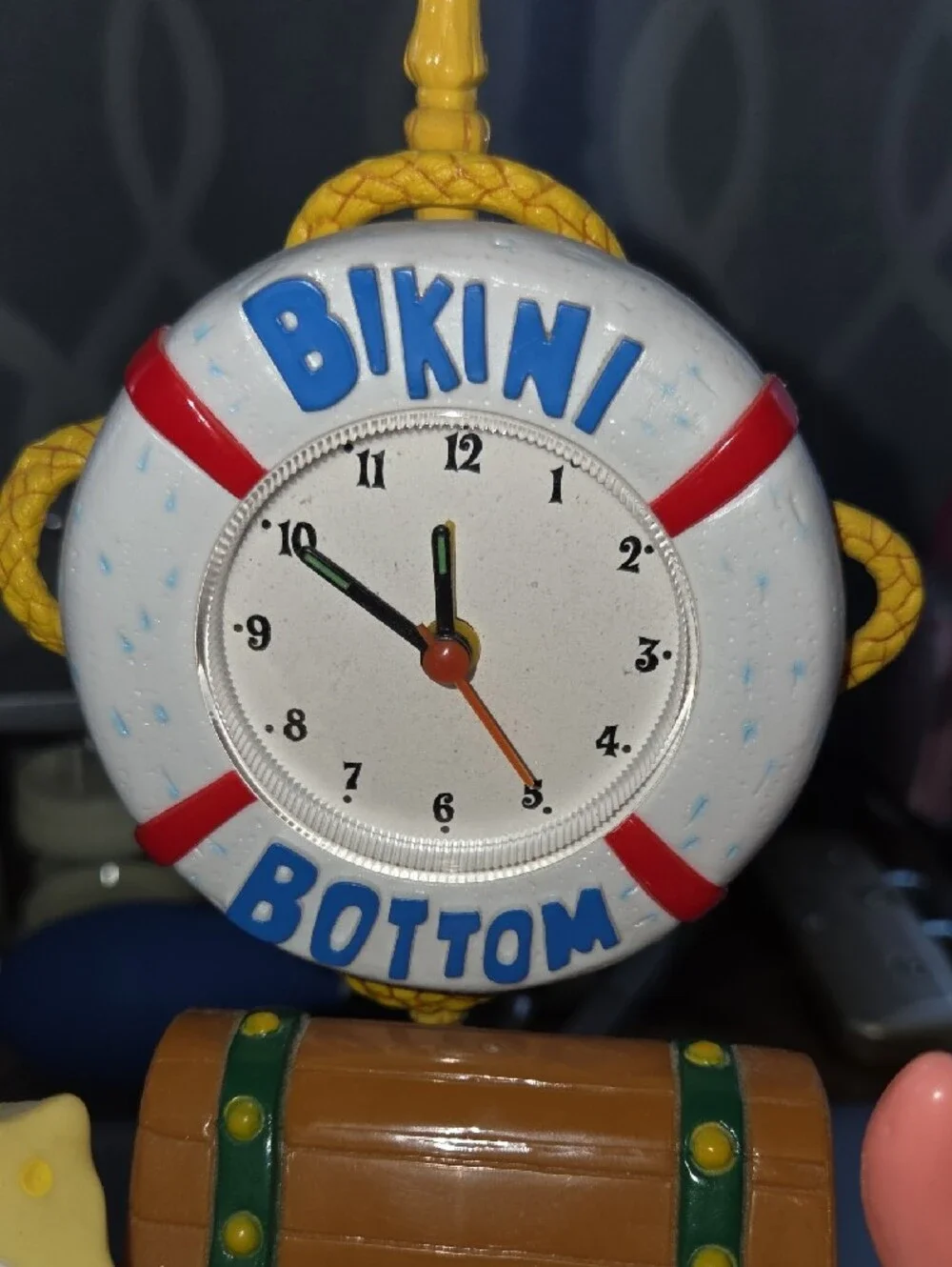 Used SpongeBob SquarePants Yellow & Pink Bikini Bottom Clock Display Figurine